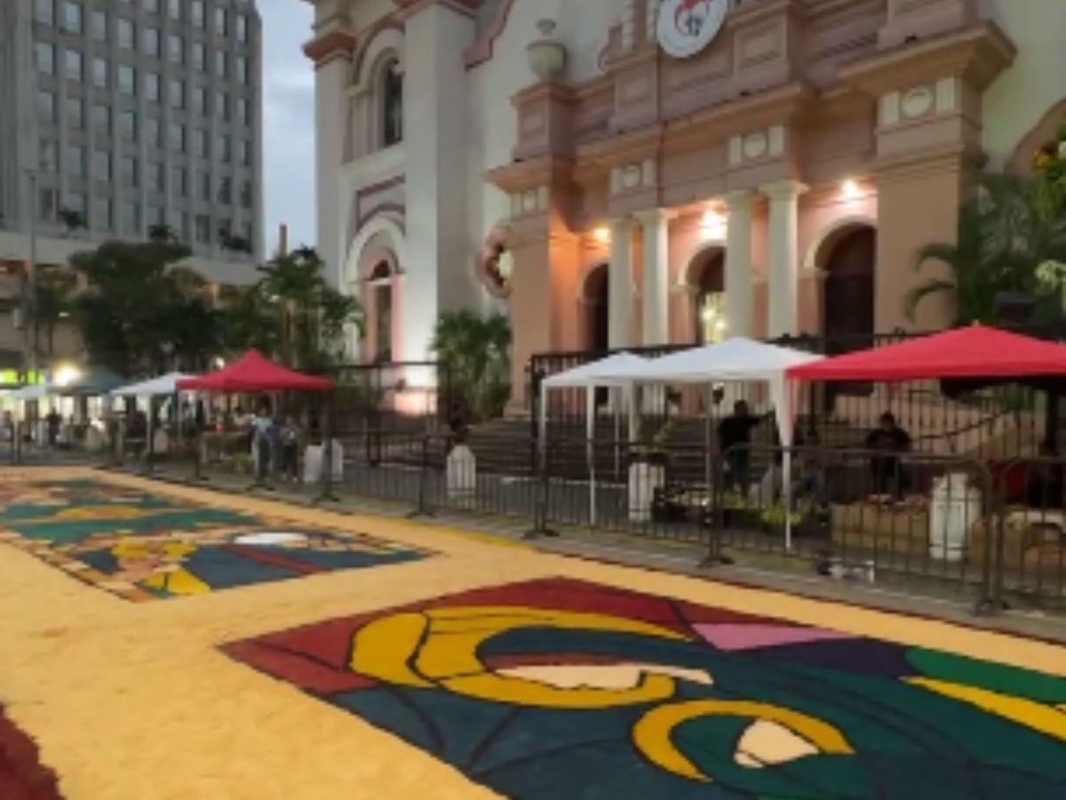 Fuertes lluvias destruyen coloridas alfombras elaboradas para la Semana Santa en SPS