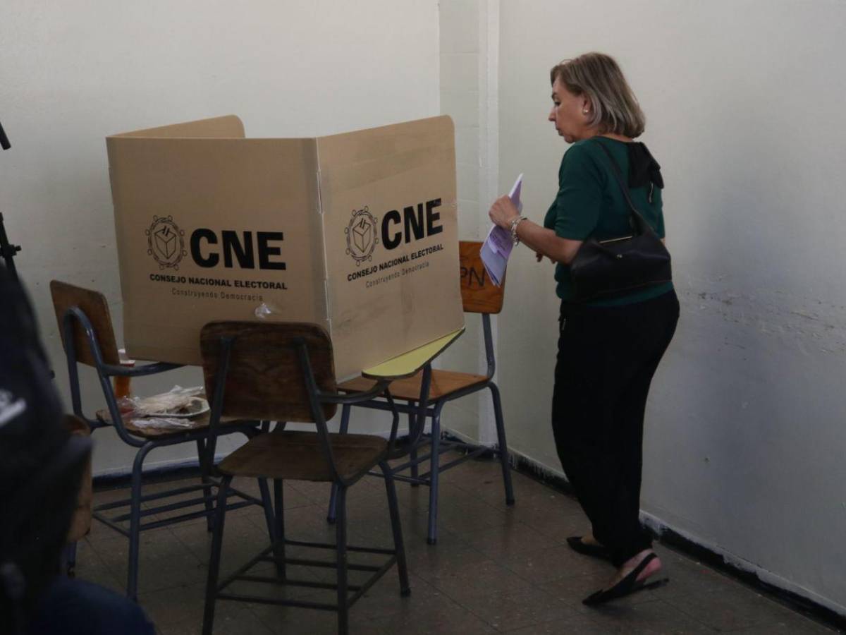 Siete claves del post de Trump en Truth Social: apoyo total a 'Tito' Asfura e indulto a JOH