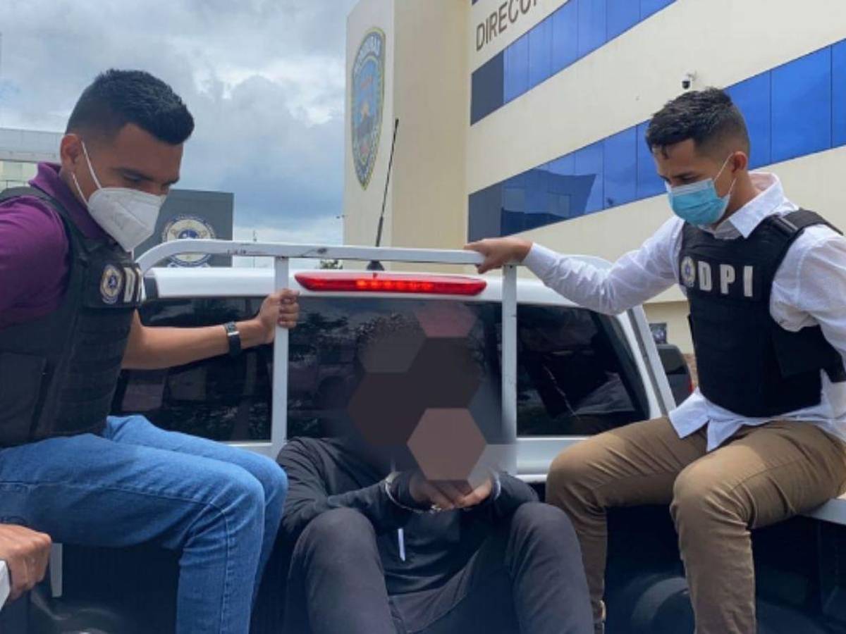 Esta fotografía corresponde al 1 de junio, cuando se capturó a un joven por el crimen.