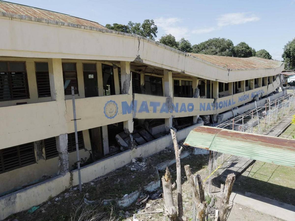 Varios edificios colapsaron: los cuantiosos daños que dejó el terremoto en Filipinas
