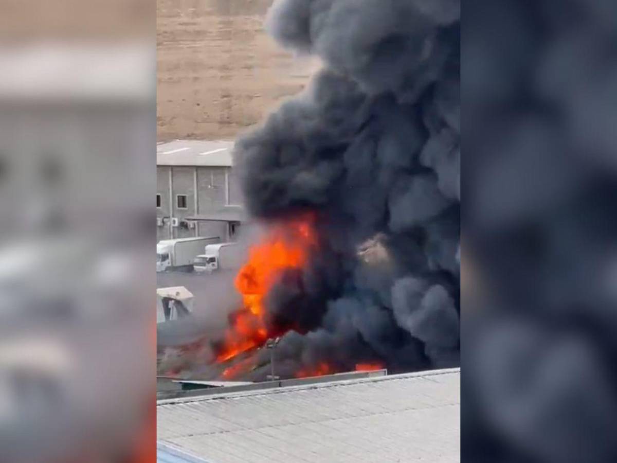 Las primeras imágenes del alud de tierra que destruyó bodegas en el anillo periférico