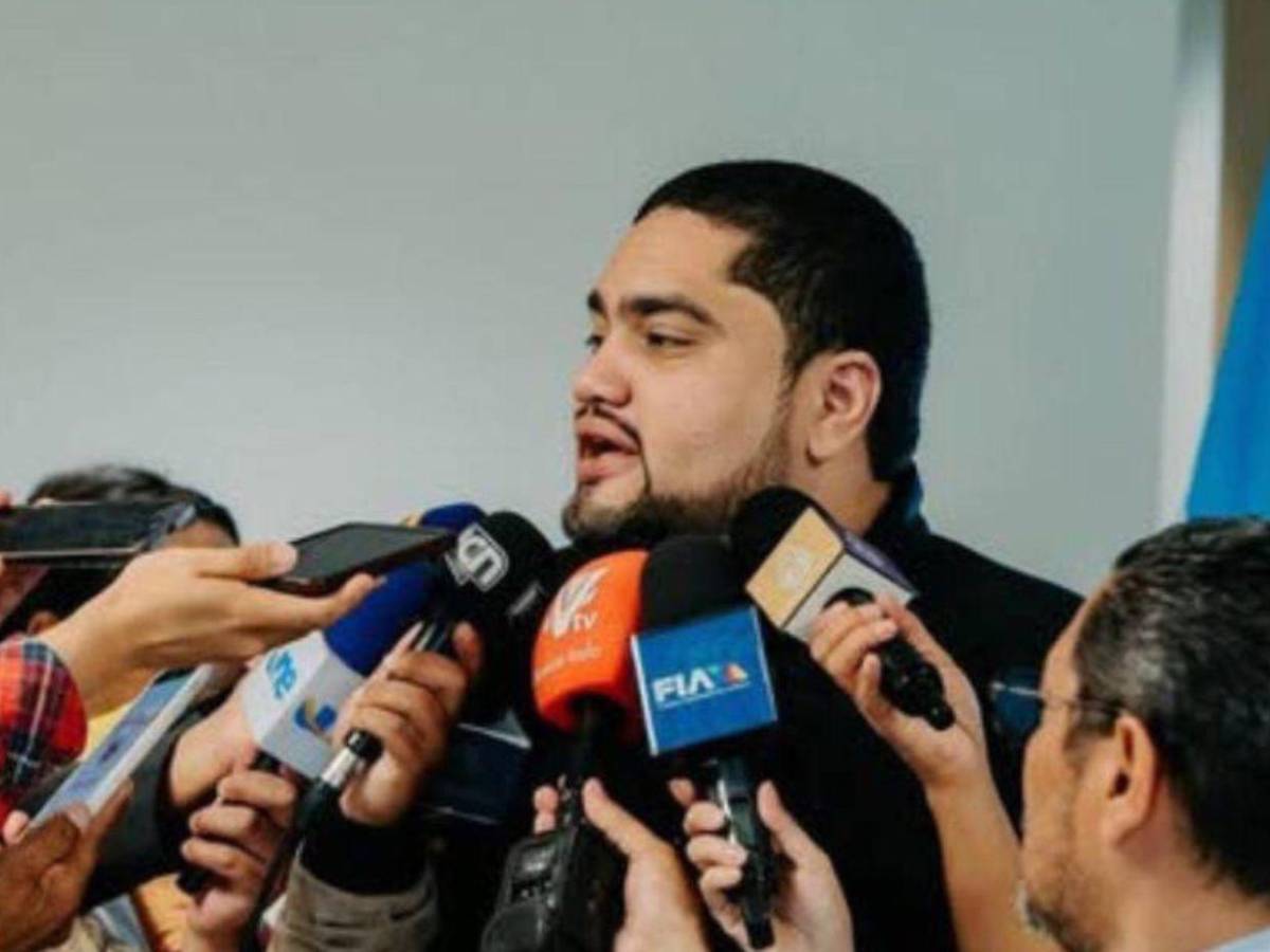 Tras escándalo de Sedesol, José Carlos Cardona confirma separación de funcionaria