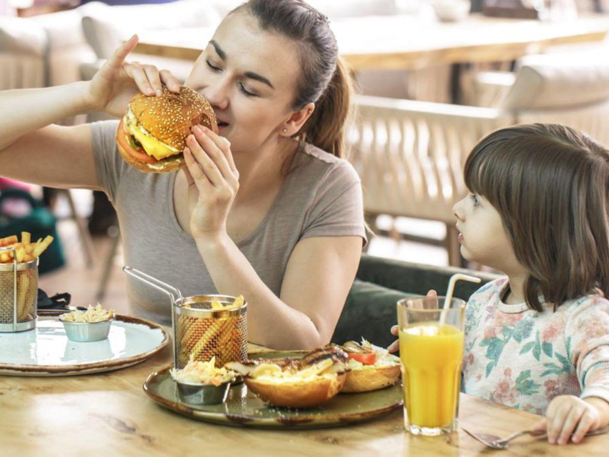 Impacto de los hábitos alimenticios familiares en la obesidad infantil