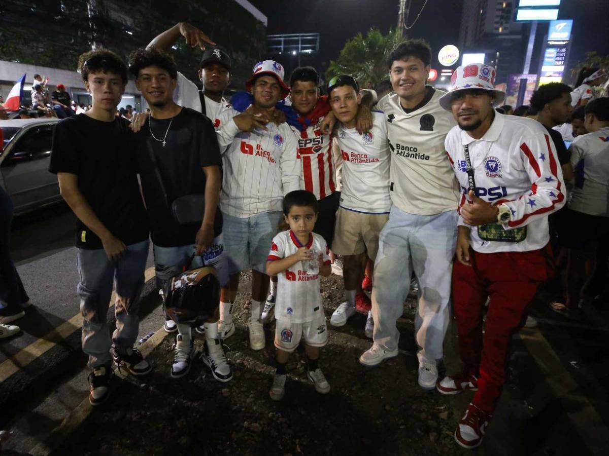 ¡Locura en bulevar Morazán! Así festejan los olimpistas el título 39