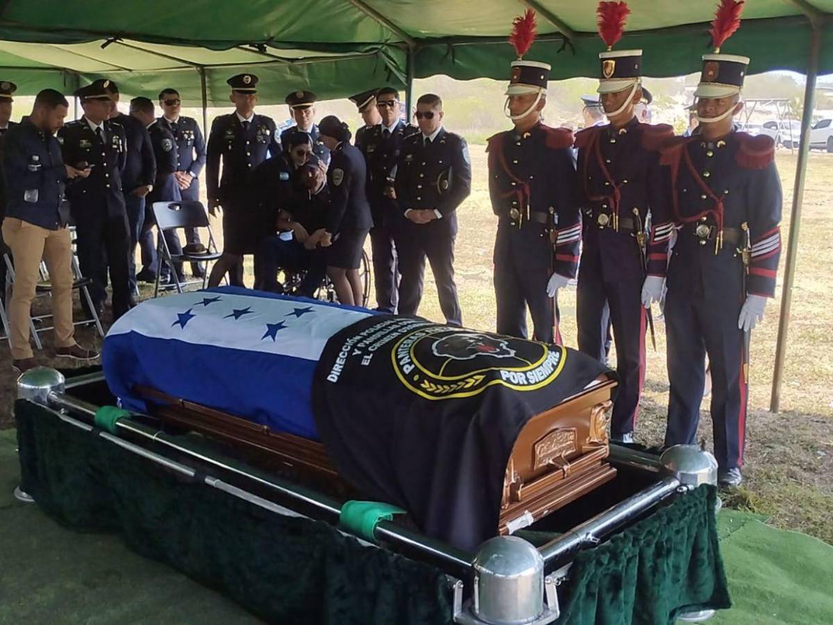 Le tendieron una trampa, pero se lo dejo a Dios: padre del comisario Lester Amador, víctima en Corinto