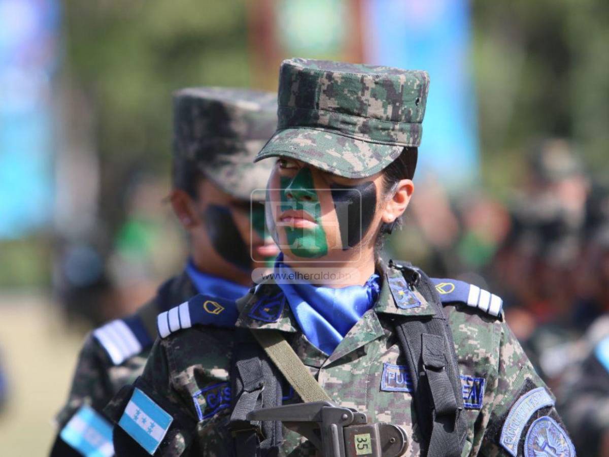 Así se desarrolla la ceremonia de traspaso de mando de las FF AA