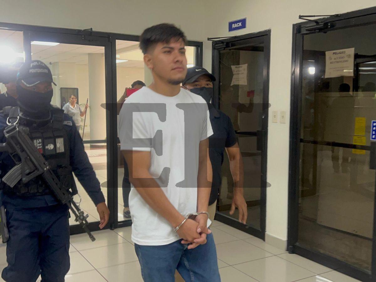 Sonriendo llegó al juzgado Walter Alvarenga, acusado de carbonizar y enterrar a Katherine Fuentes