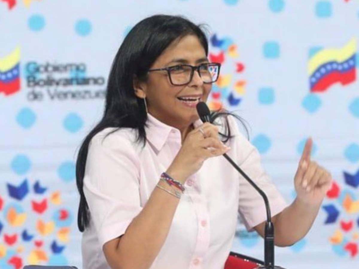 ¿Delcy Rodríguez mantuvo una relación amorosa con el famoso actor Fernando Carrillo? Esto se sabe