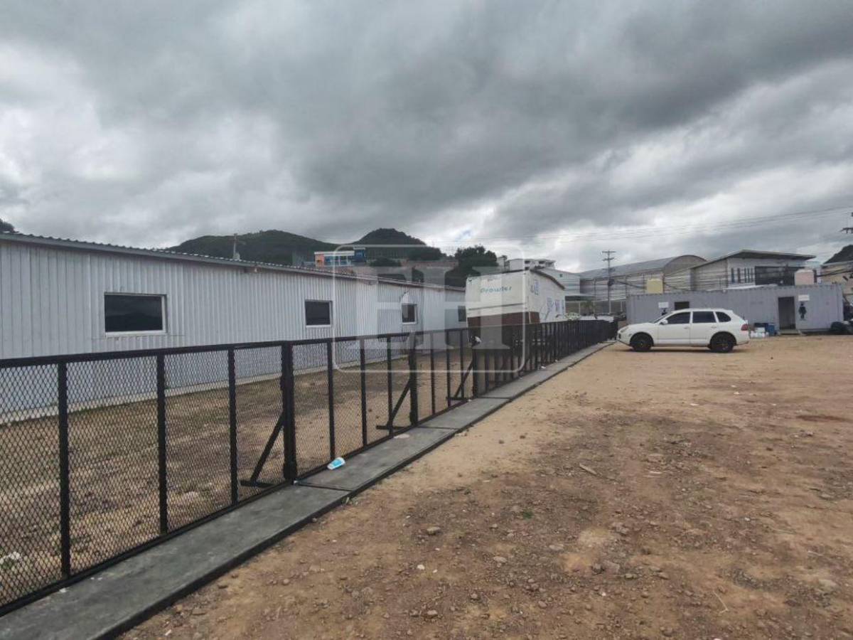 Lunes en silencio y con expectativas en los resultados: vacías sedes políticas del PL y PN