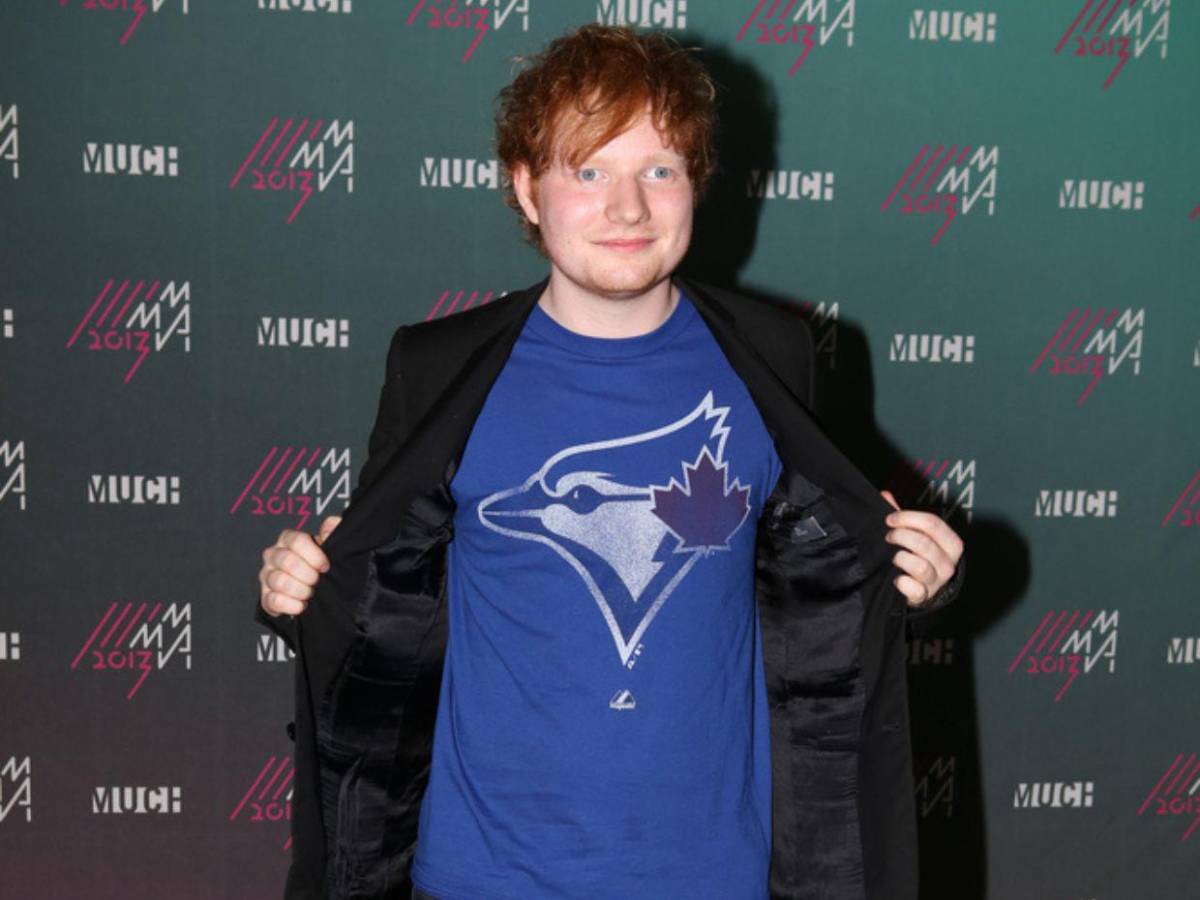 Ed Sheeran exhibe su transformación física tras perder 30 libras en cinco años