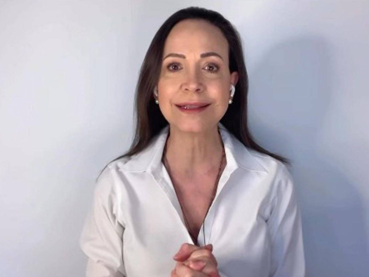 Una ruta secreta y un mensaje confirmando su paradero: ¿Cómo salió María Corina Machado de Venezuela?