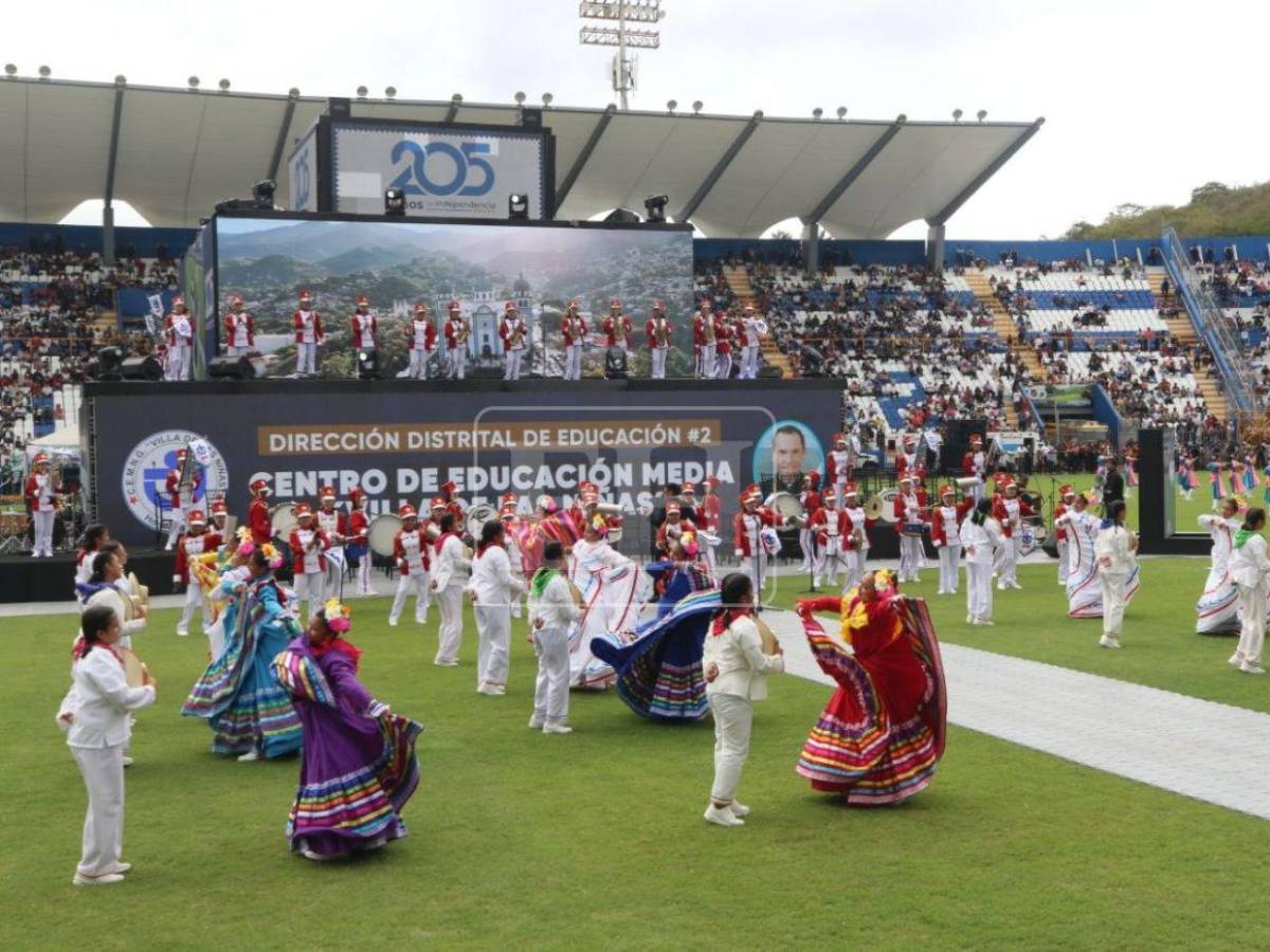 Así fue el show folclórico de Villa de las Niñas en el Estadio Nacional
