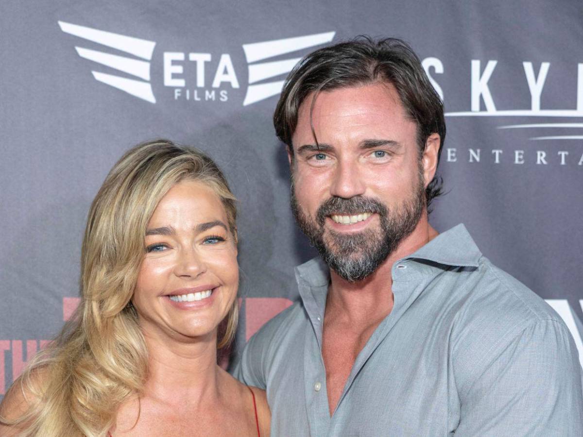 Tribunal concede a Denise Richards protección total ante su exesposo Aaron Phypers