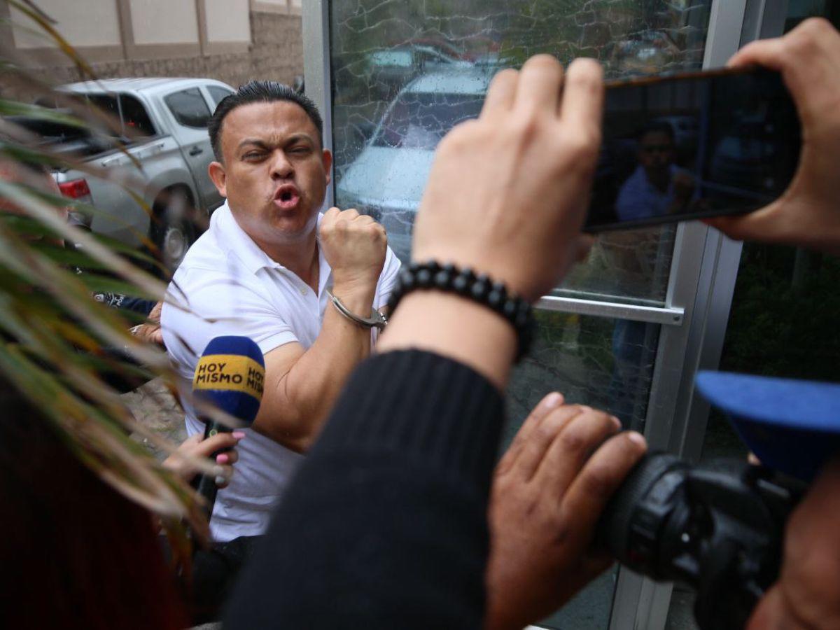 Nelson Márquez llegó gritando “¡Viva Honduras!” a audiencia por millonario fraude contra el Estado