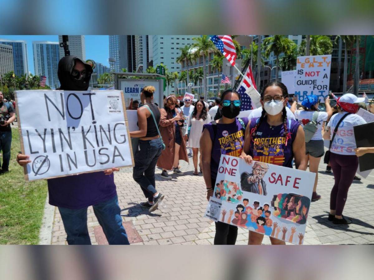 En diferentes ciudades y hasta en la casa de Trump: miles protestan contra redadas En diferentes ciudades y hasta en la casa de Trump: miles protestan contra redadas