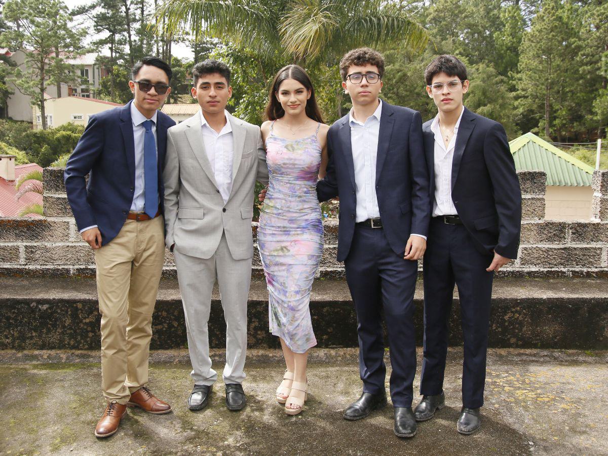 Seniors de Dowal School se dan cita en el sector de El Hatillo