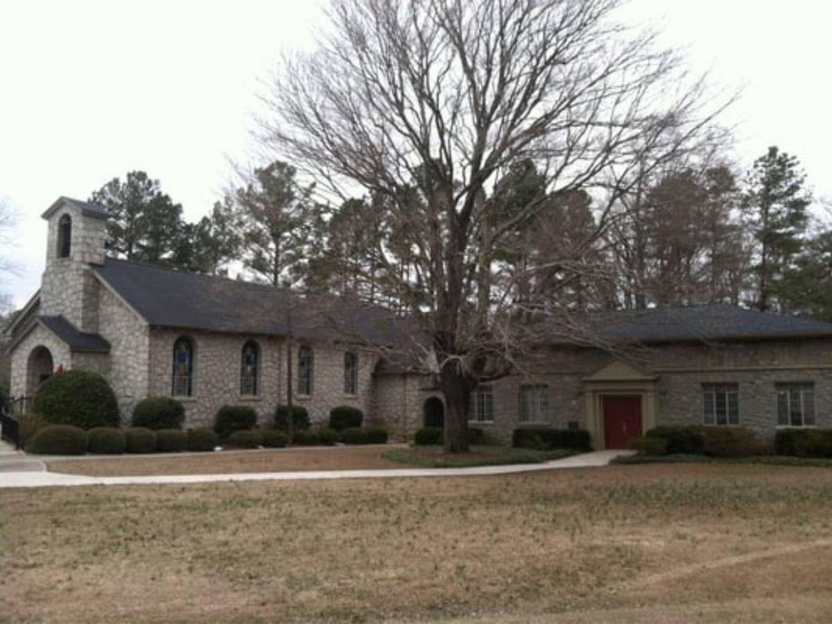 Pastor es acusado por explotación sexual infantil en Carolina del Norte