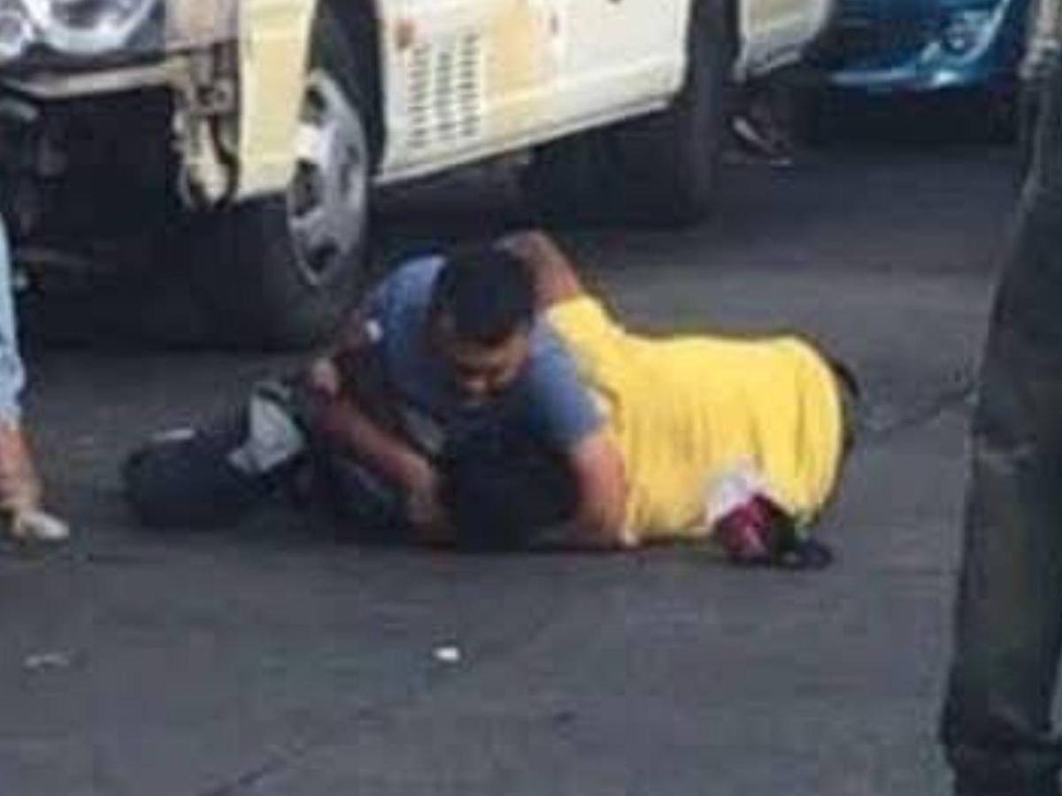 Navidad entre empujones: peleas de capitalinos se viralizan en redes sociales