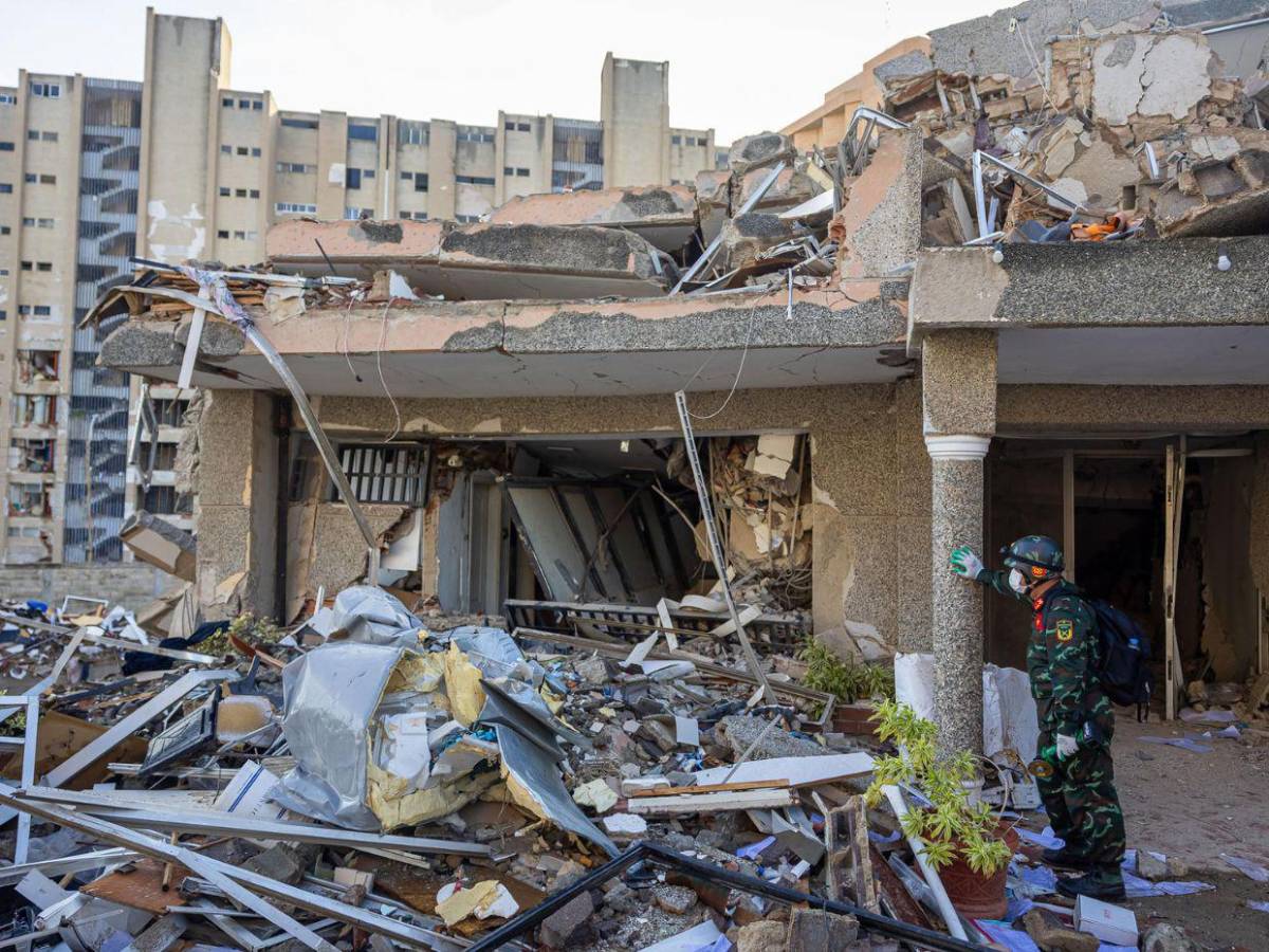 Dolorosas fotos: continúan los intentos de rescatar sobrevivientes tras terremotos en Venezuela