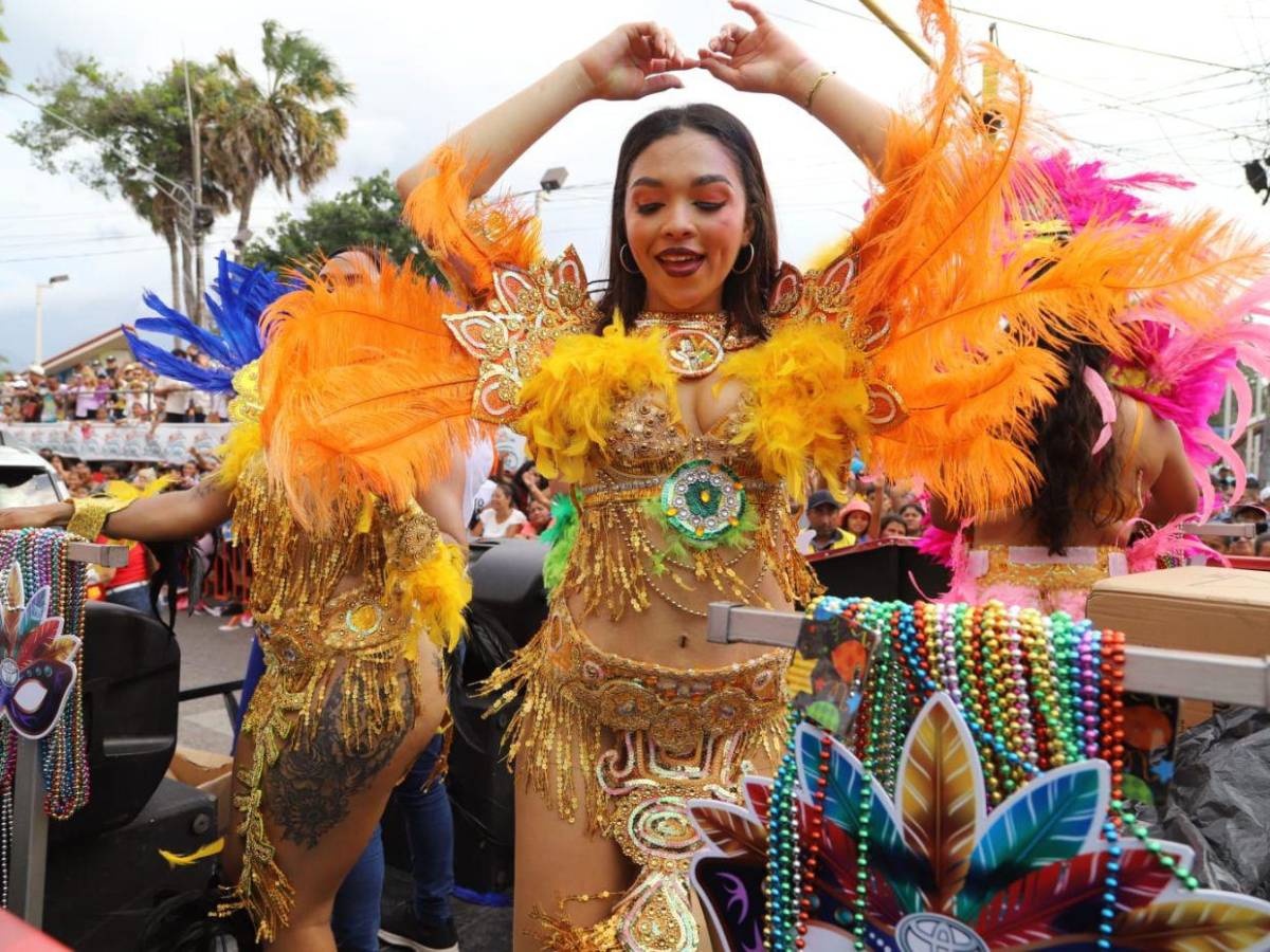 Color, alegría y belleza en el Carnaval Internacional de La Ceiba 2025