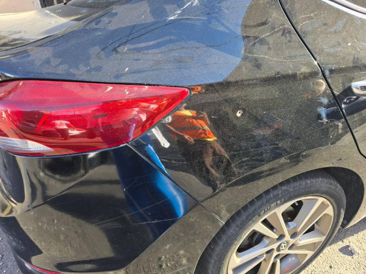 Destrozos a la propiedad privada tras lluvia de piedras y balazos antes del Motagua vs Olimpia