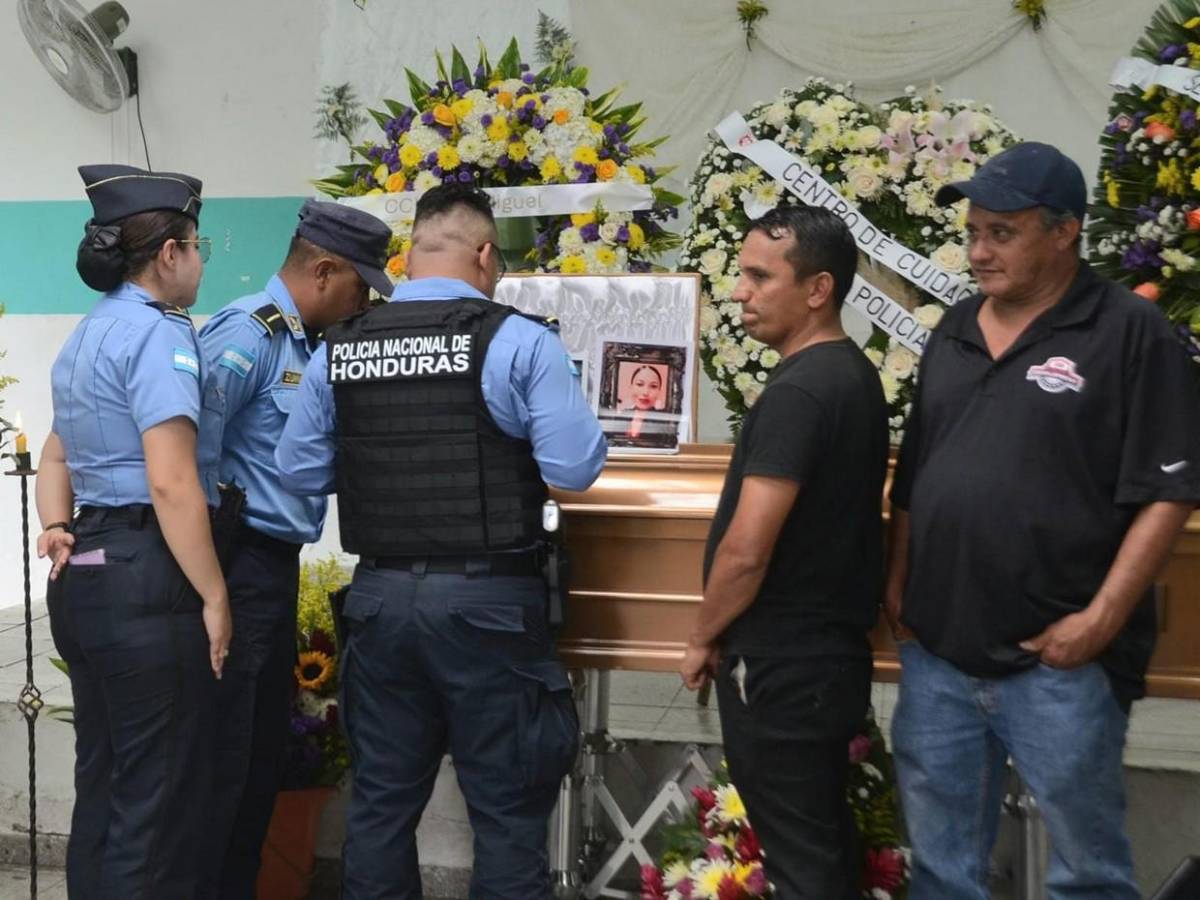 Le pido a Dios que me dé fuerzas: lágrimas y luto en velorio de Yuli Solórzano, oficial asesinada por su pareja