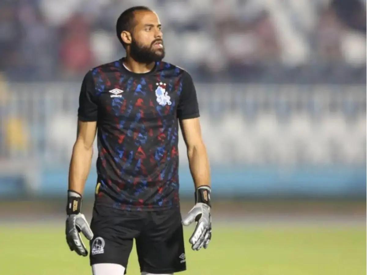 Alex López sorprende al salir a la defensa de Edrick Menjívar tras ataque de Denovan Torres