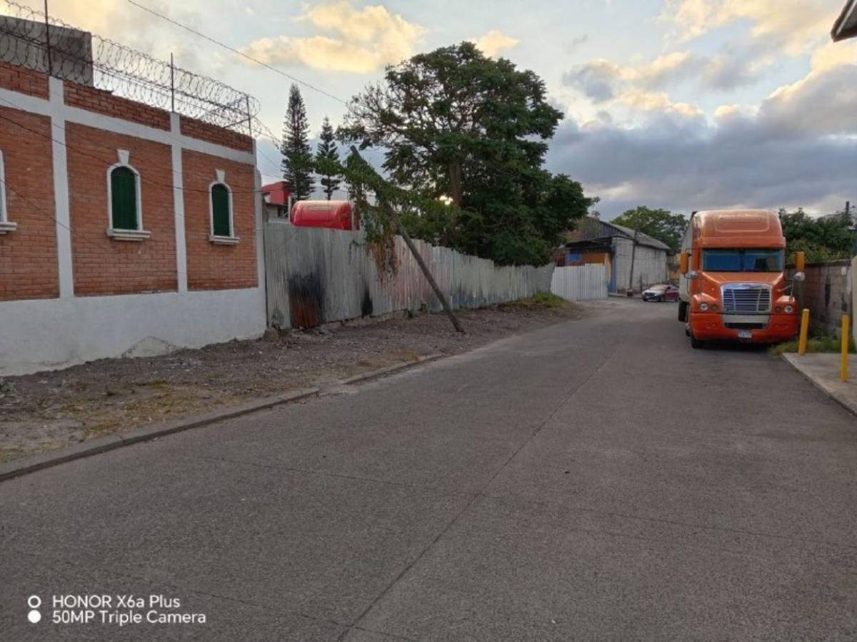 Recuperan basurero clandestino en la colonia Las Torres, en la capital
