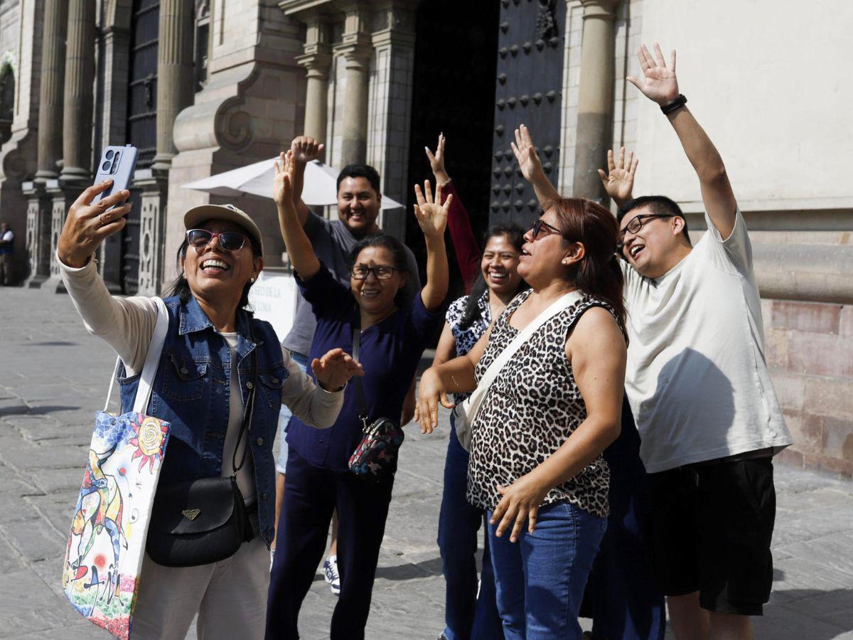 Una alegría indescriptible: Así celebra Perú la elección del nuevo Papa León XIV