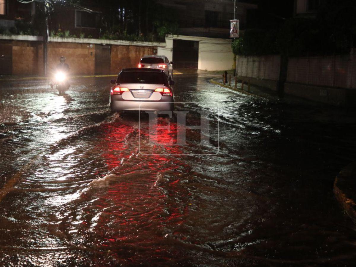 Lluvias con actividad eléctrica impactarán en al menos 10 departamentos de Honduras