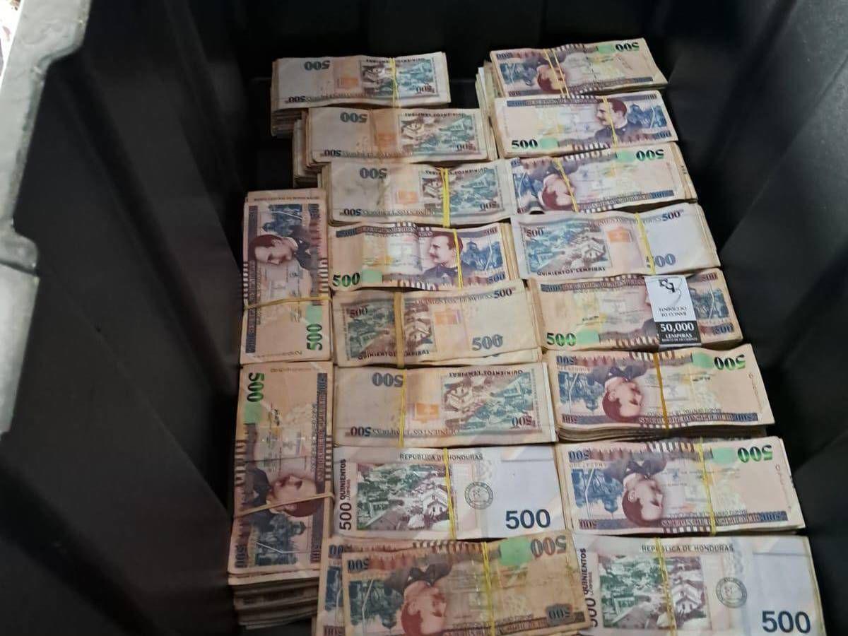 Yesenia y Cesia, implicadas en desfalco de una cuenta de ahorros: sustrajeron más de L 2.2 millones Yesenia y Cesia, implicadas en desfalco de una cuenta de ahorros: sustrajeron más de L 2.2 millones