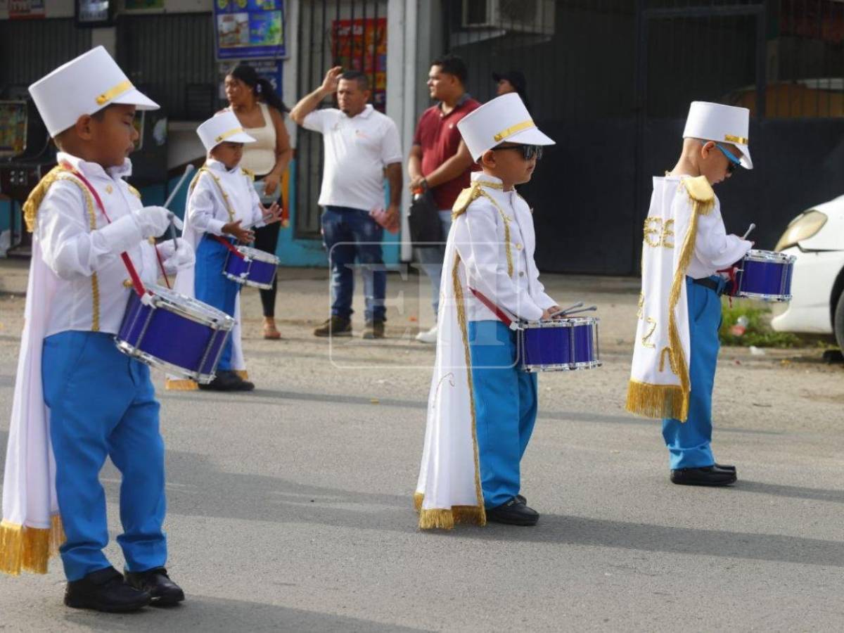 Los más pequeños rinden homenaje a la Patria en su 205 aniversario de Independencia