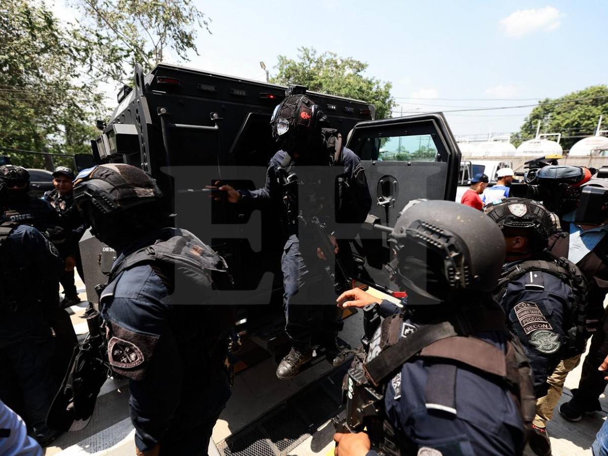 En Black Mamba y fuertemente custodiado, trasladan a Alexander Ardón a la capital En Black Mamba y fuertemente custodiado, trasladan a Alexander Ardón a la capital