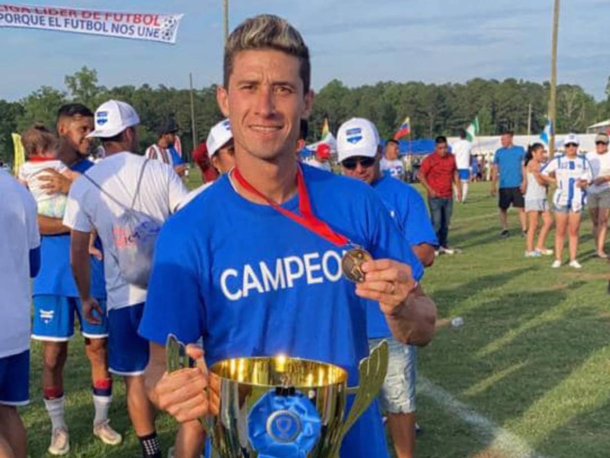 De jugar en Motagua a trabajar en construcción en EE UU: La nueva vida de Esdras Padilla