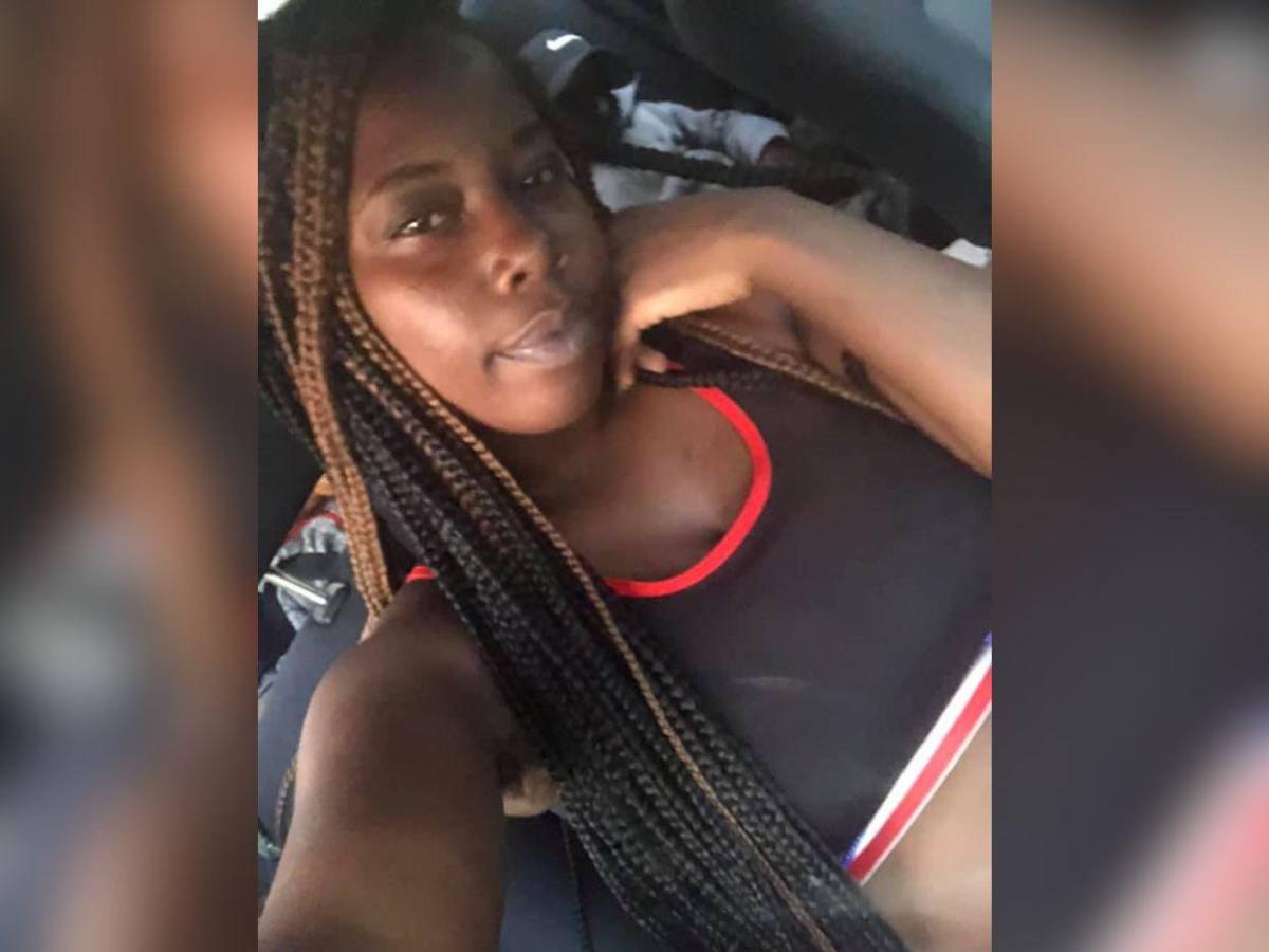 Mujer mató a sus sobrinos y condujo con sus cuerpos en su carro durante un año