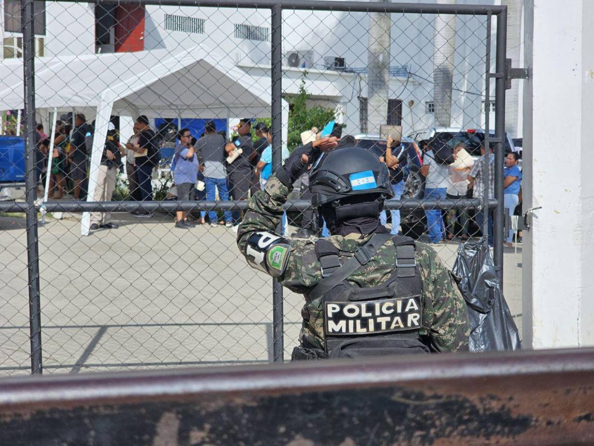 Enormes filas e incertidumbre: hondureños víctimas de Koriun intentan recuperar su dinero