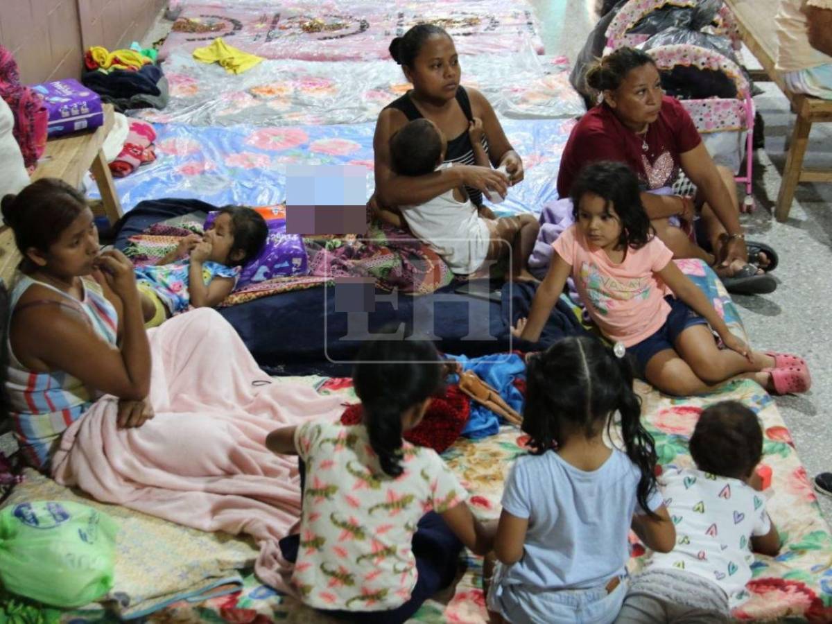 A una semana del desastre, damnificados de Villa Unión siguen sin regresar a sus hogares