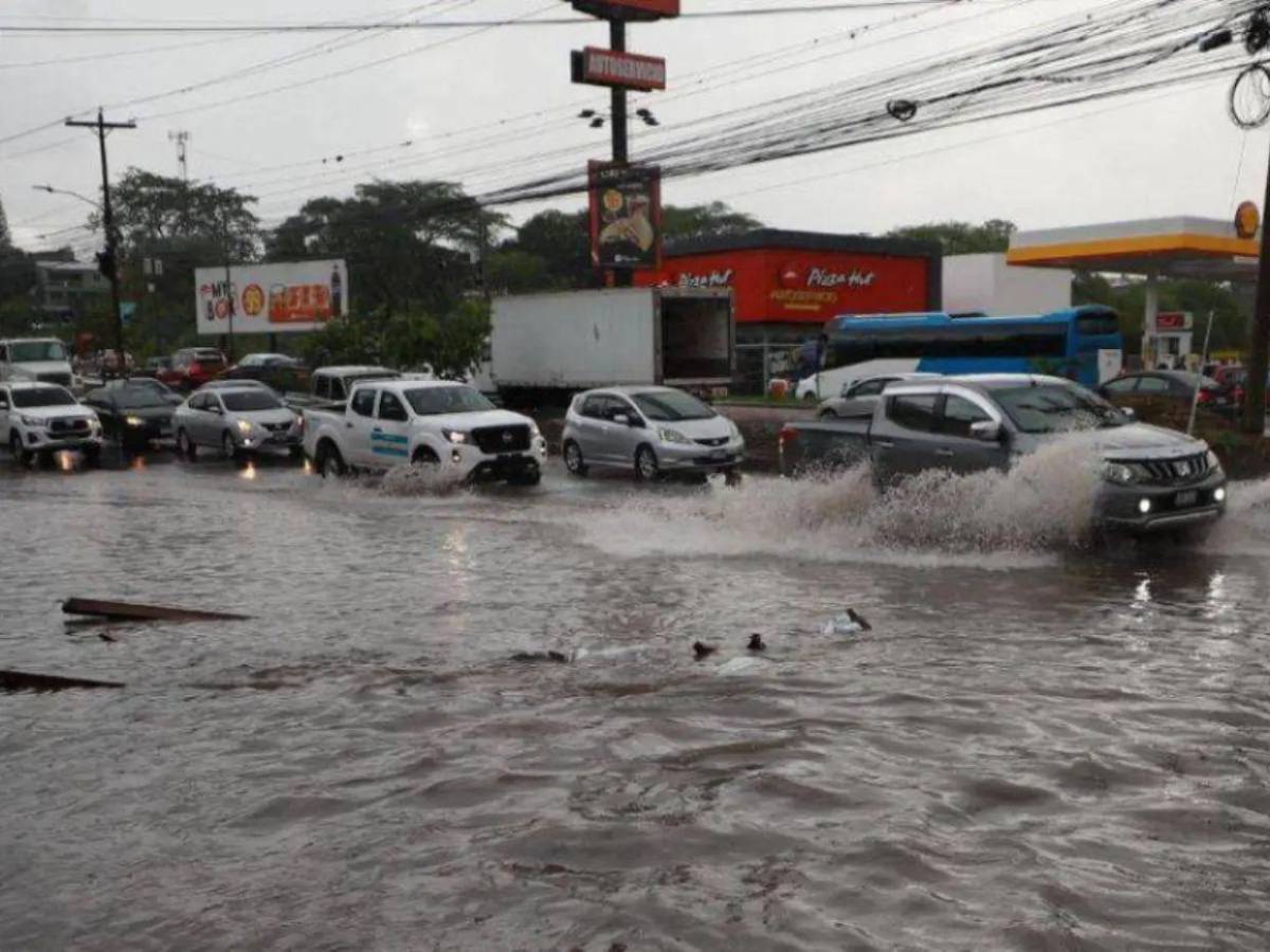 Onda tropical dejará tormentas eléctricas este domingo ¿En qué partes del territorio nacional?