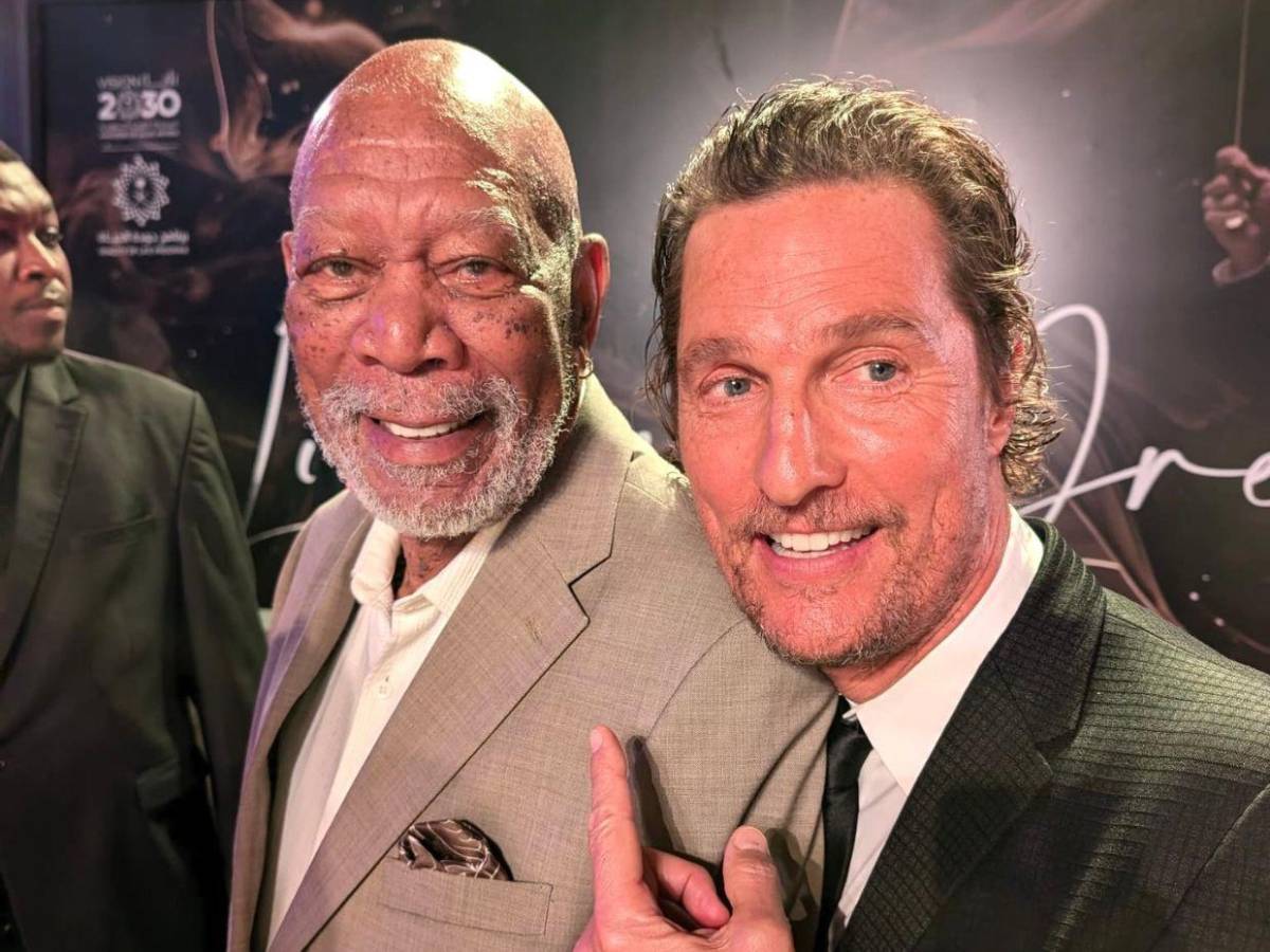 La siniestra razón por la que Morgan Freeman siempre usa aretes de oro