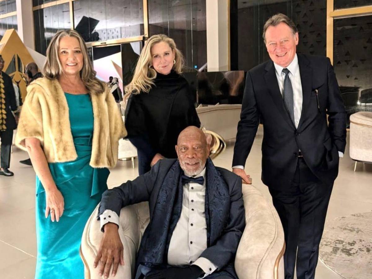 La siniestra razón por la que Morgan Freeman siempre usa aretes de oro