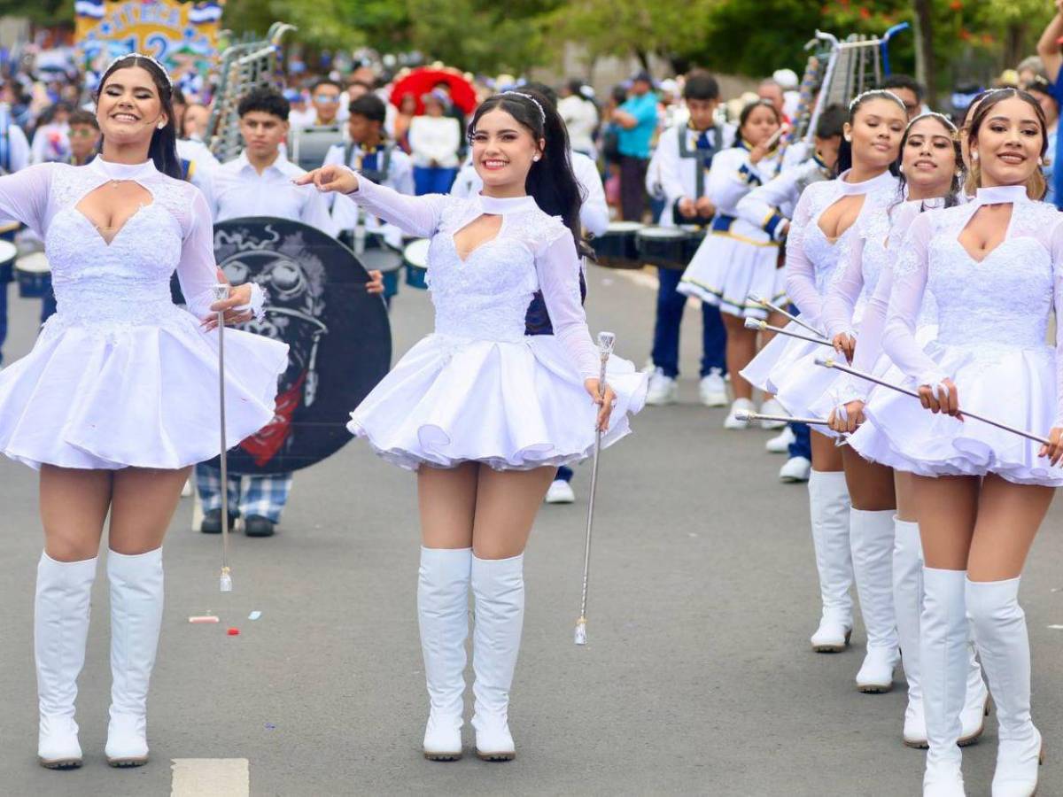 Estos fueron los trajes más hermosos de los desfiles patrios 2026