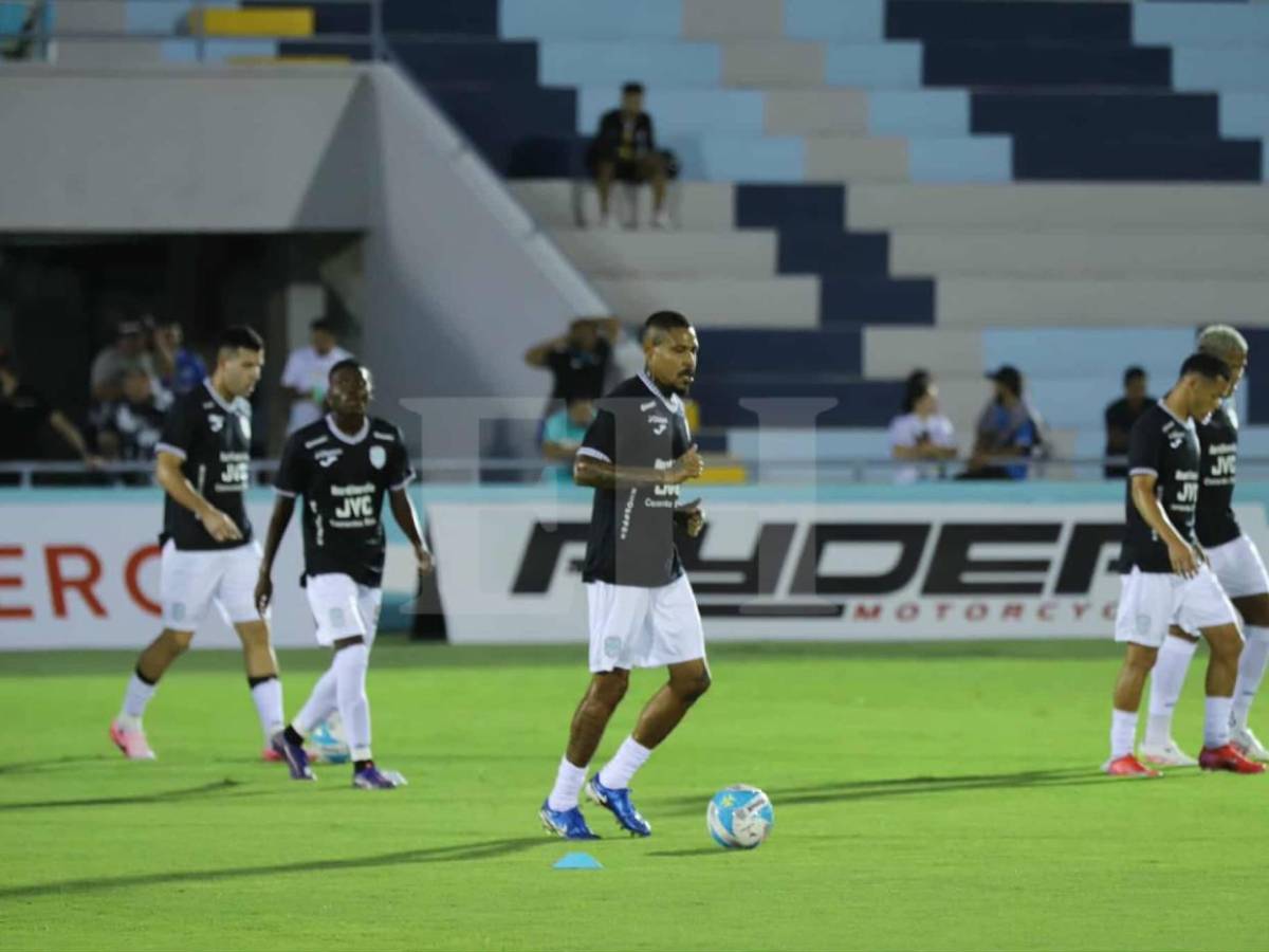 Lindas chicas e imágenes inéditas que está dejando el Victoria vs Marathón en La Ceiba