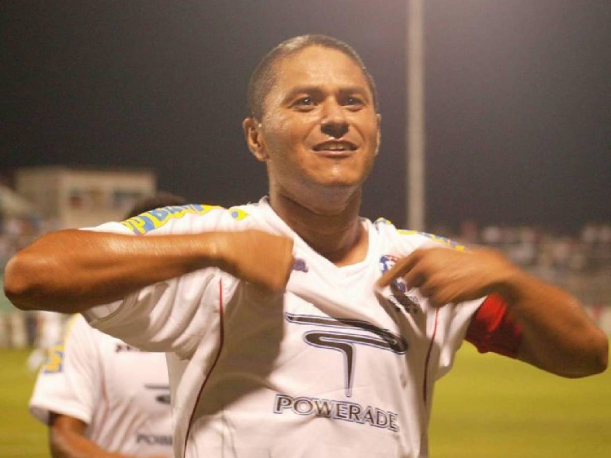 Salió del Congreso Nacional y a esto se dedica: La nueva vida del ídolo del Olimpia, Wilmer Velásquez