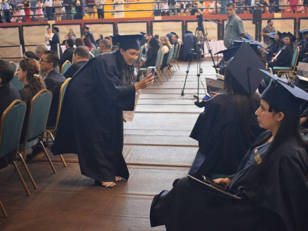 La Universidad Pedagógica gradúa a más de 150 nuevos docentes