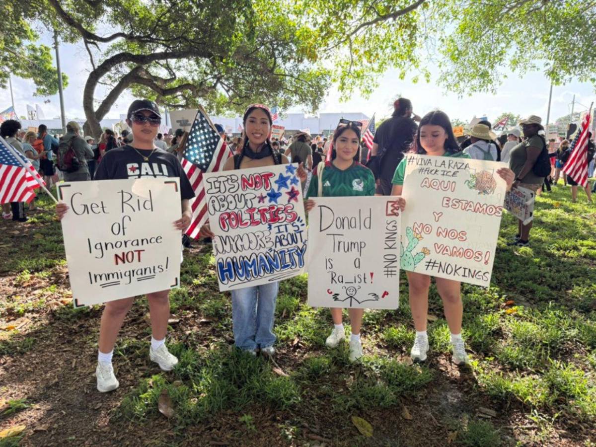 En diferentes ciudades y hasta en la casa de Trump: miles protestan contra redadas En diferentes ciudades y hasta en la casa de Trump: miles protestan contra redadas