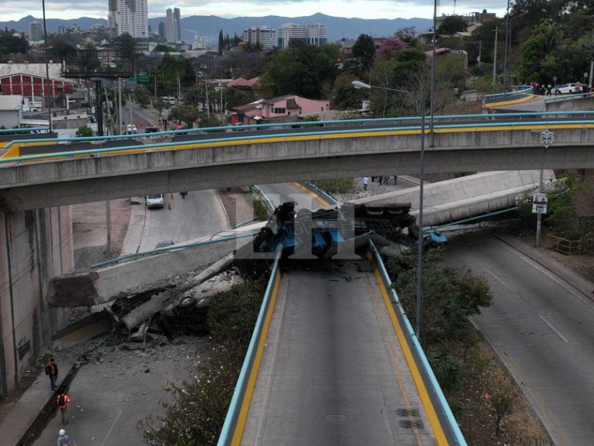 Imágenes tras colapso de rampa de puente desnivel Juan Manuel Gálvez en la capital Imágenes tras colapso de rampa de puente desnivel Juan Manuel Gálvez en la capital