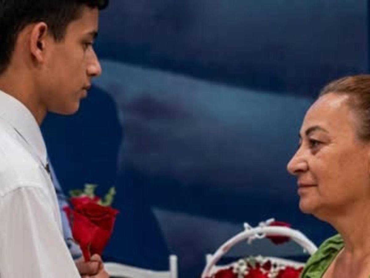 Pastora de 67 años se casa con joven de 18 en Brasil: Dios me mostró que sería mi esposo