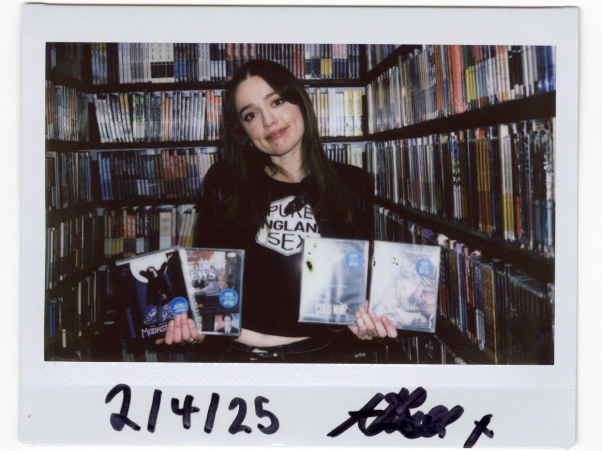 Aimee Lou Wood revela incomodidad por escenas íntimas en Sex Education