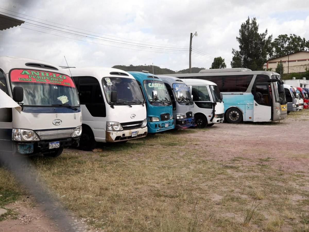 Buses siguen retenidos por IHTT a un día de caminata de iglesias en Tegucigalpa