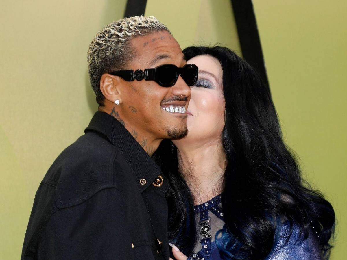 ¿Cher estaría planeando casarse con su novio 40 años menor que ella? Esto se sabe